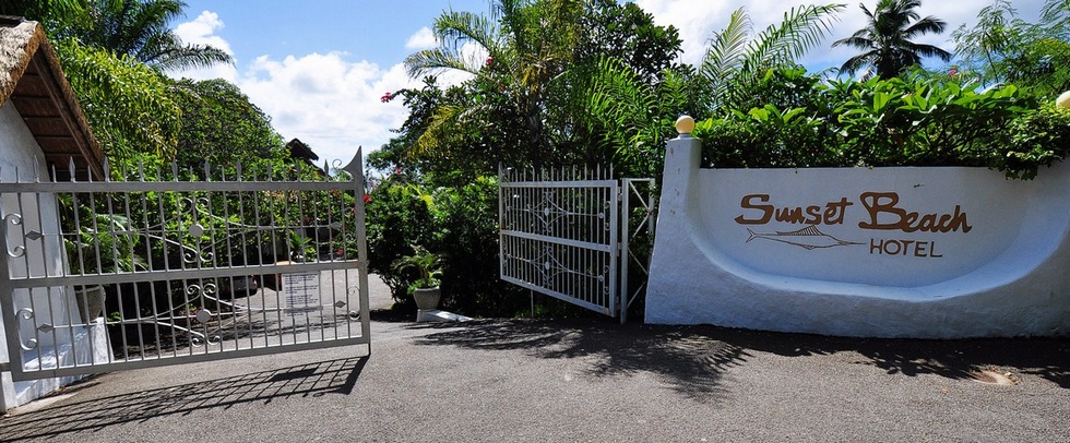 SUNSET BEACH HOTEL MAHE - Mahé